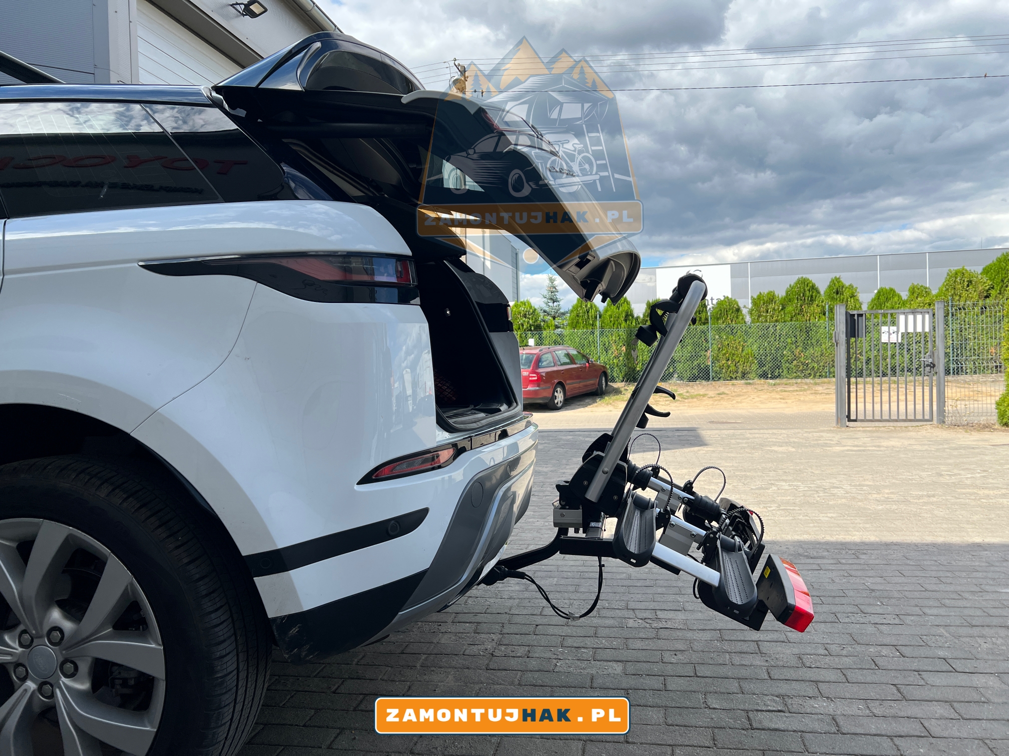 Effortless Bike Transportation with Uebler i21 Bike Rack on Mercedes GLC